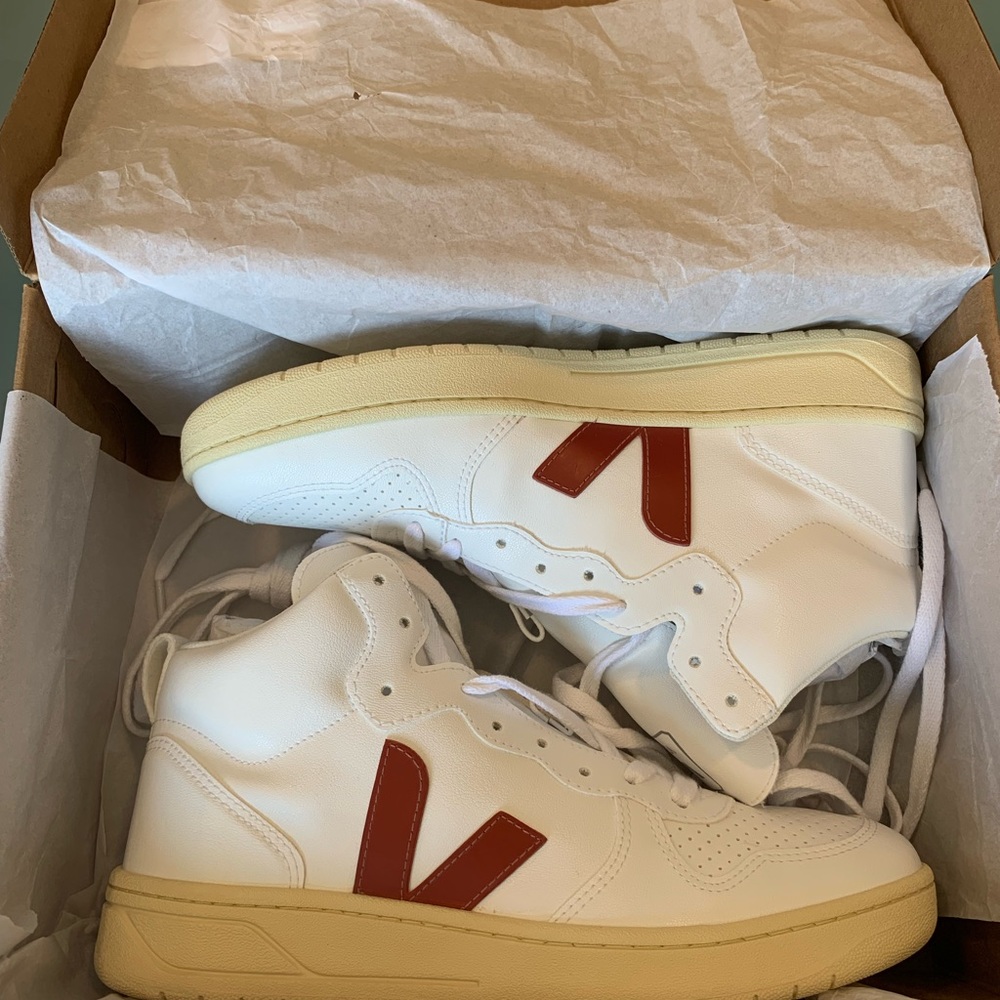 Veja V-15 Hightop Sneakers | Men’s size 9